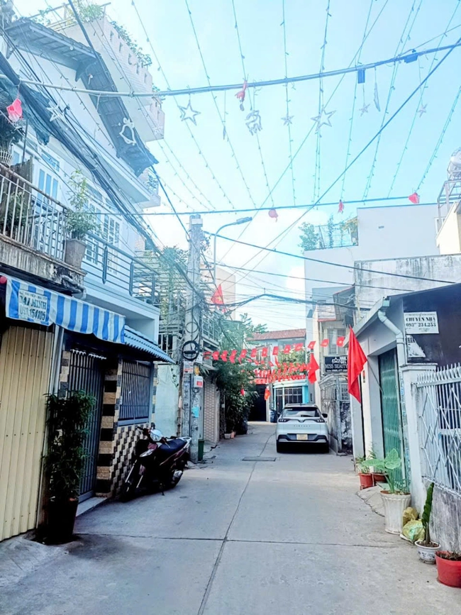 Bán nhà 2 tầng hẻm xe hơi, đường Đỗ Xuân Hợp, phường Phước Long A, Quận 9, 41.3m2, nhỉnh 3 tỷ tại Hồ Chí Minh 01