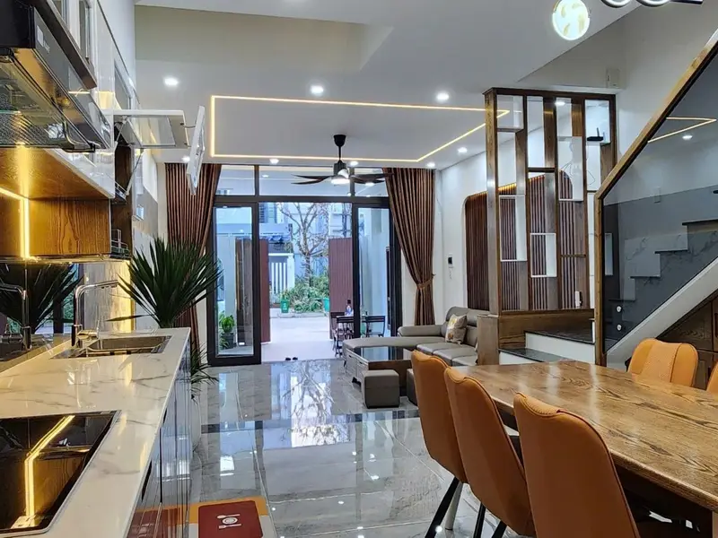 Bán nhà mặt phố 3 tầng 100m2 tại phường Hòa Xuân, Đà Nẵng, mặt tiền 5m... Bán nhà mặt phố tại Hòa Xuân, Đà Nẵng 01