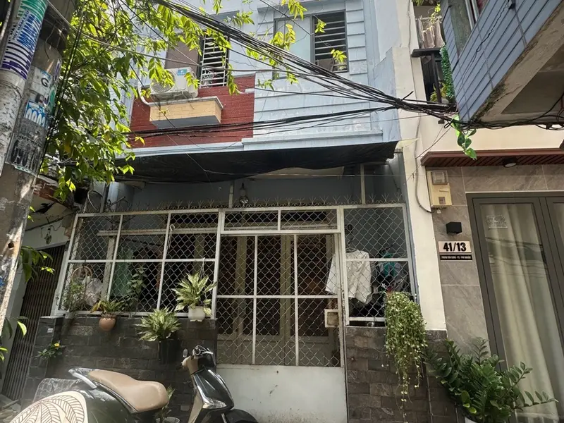 Nhỉnh 3ty sẵn nguồn thu 10tr/th nhà 2 tầng N 4.4 * 4m vuông ở ngay 1/ ngắn phố Phan Xích Long SHR... Bán nhà riêng tại Cầu Kiệu, Hồ Chí Minh 01
