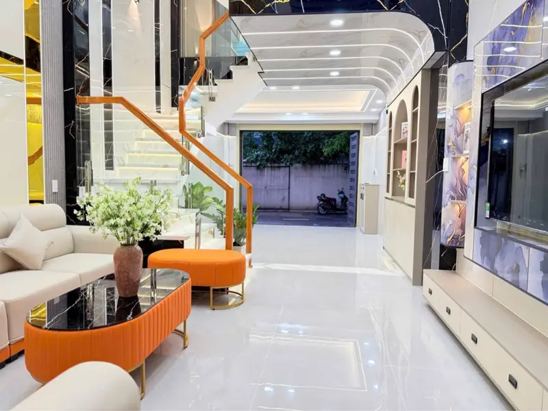 Nhà 5 tầng có gara, 4 phòng ngủ tại Trung Mỹ Tây giá 6,95 tỷ... Bán nhà riêng tại Trung Mỹ Tây, Hồ Chí Minh 01