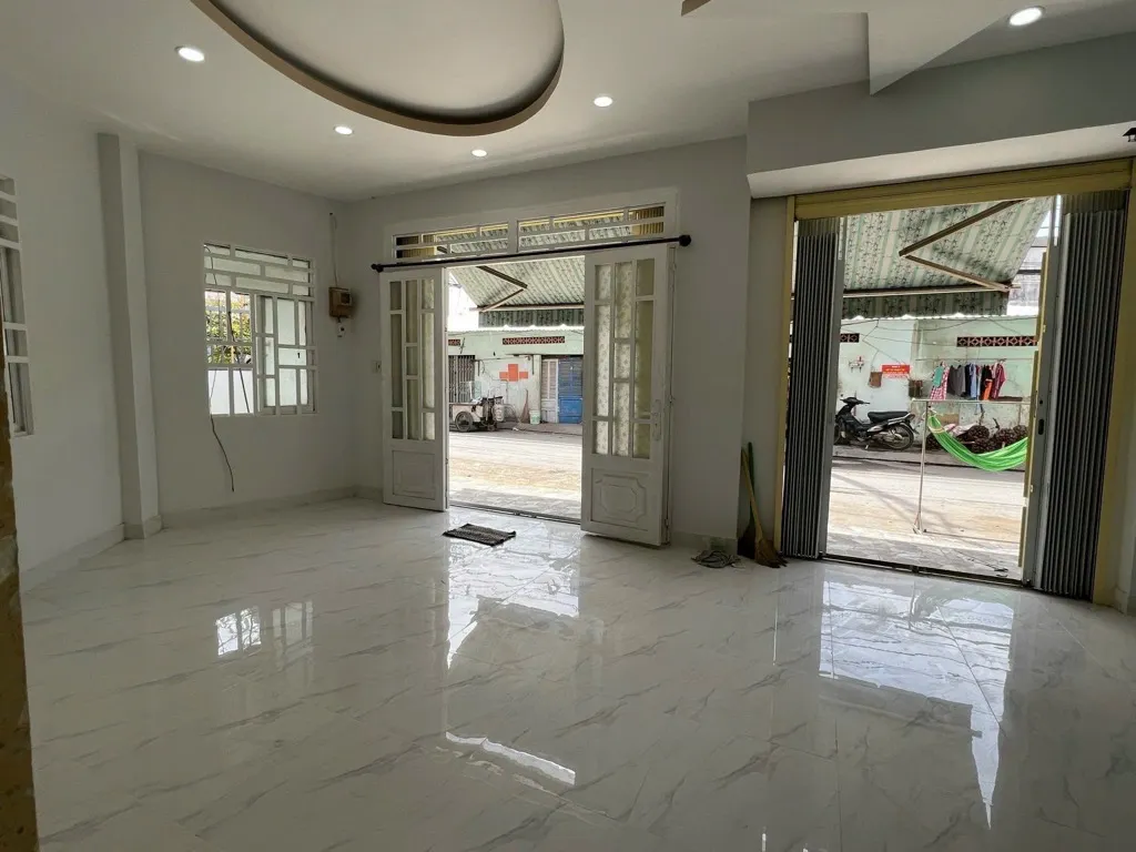 Bán nhà 3 tầng mặt phố 2 mặt tiền tại phường phú định đường Lý Đạo Thành, diện tích 62m²... Bán nhà mặt phố tại Phú Định, Hồ Chí Minh 01