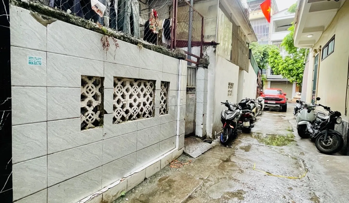 Bán nhà riêng 2 tầng gần phố Giáp Bát, ngõ ô tô đỗ cửa... Bán nhà riêng tại Tương Mai, Hà Nội 01