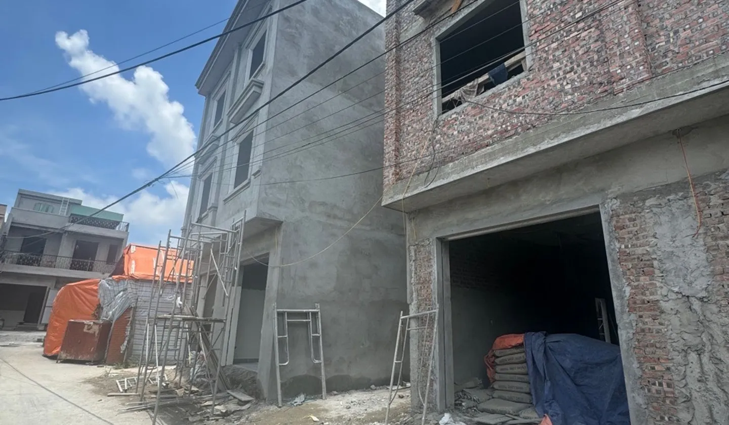 Nhà ba tầng tại khu dân cư đông đúc Phương Lung với thiết kế thông minh và không gian thoáng đãng... Bán nhà riêng tại Hưng Đạo, Hải Phòng 01