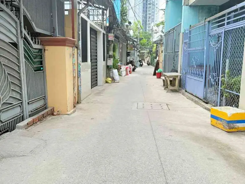 🔥🔥🔥 CẤP BÁO - CHỦ BÁN NHANH GIẢM MẠNH 500 TRIỆU GIÁ MỚI : 5 TỶ- 109M2 NGANG 5 - NHÀ CŨ TIỆN XÂY... Bán nhà riêng tại Bình Đông, Hồ Chí Minh 01