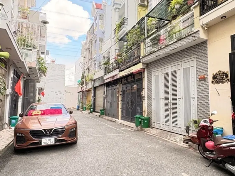 Nhà 5 tầng, 6 phòng ngủ, hẻm rộng xe hơi vào, Quận 12... Bán nhà riêng tại Trung Mỹ Tây, Hồ Chí Minh 01