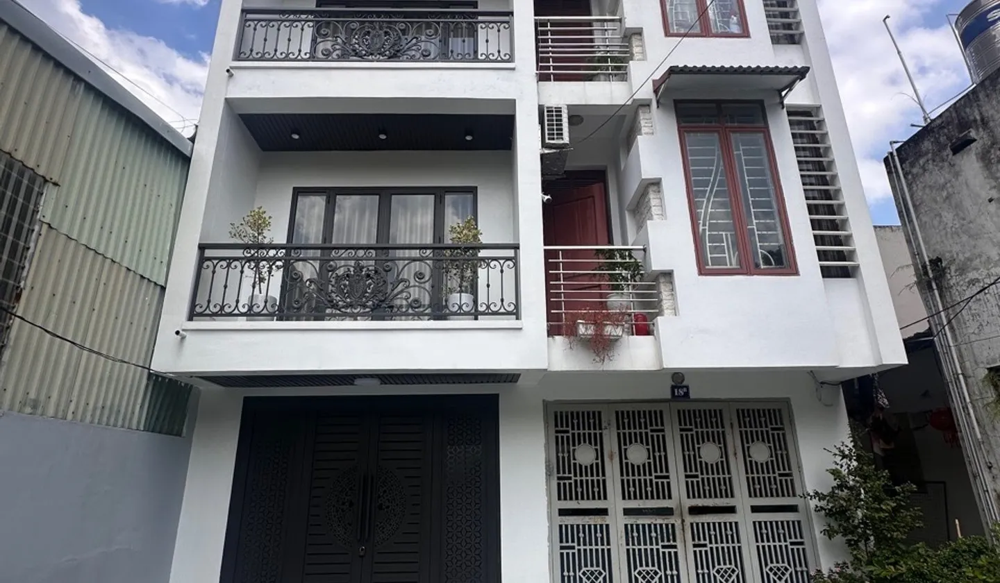 Nhà riêng 4 tầng rộng rãi tại Kiều Sơn với sân trước ô tô đỗ cửa... Bán nhà riêng tại Hải An, Hải Phòng 01