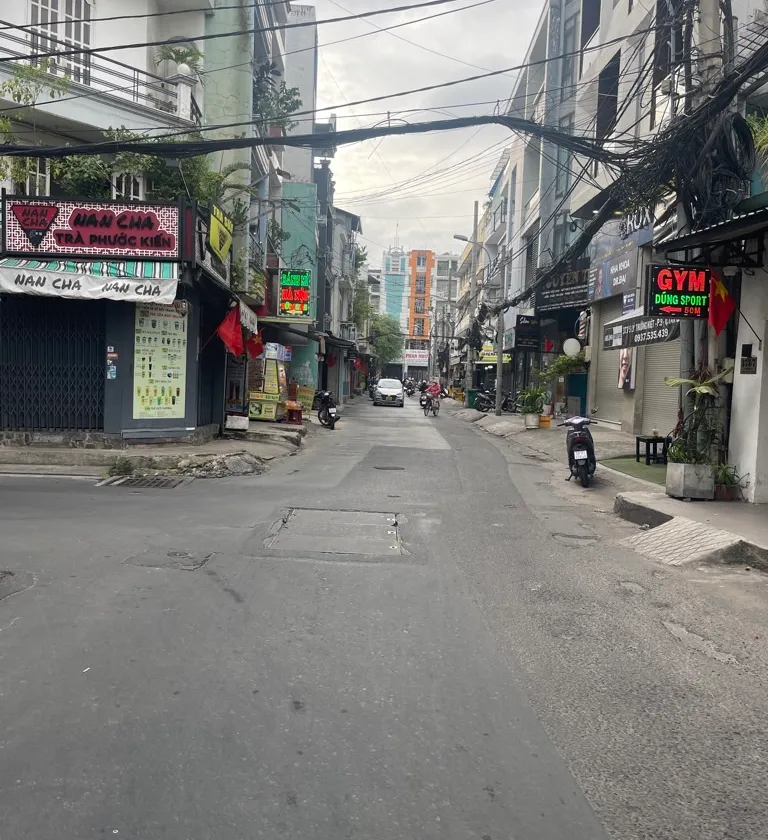 Nhà 3 tầng, 4 phòng ngủ, diện tích 88m2 tại Tân Bình... Bán owner_side tại Tân Hòa, Hồ Chí Minh 01