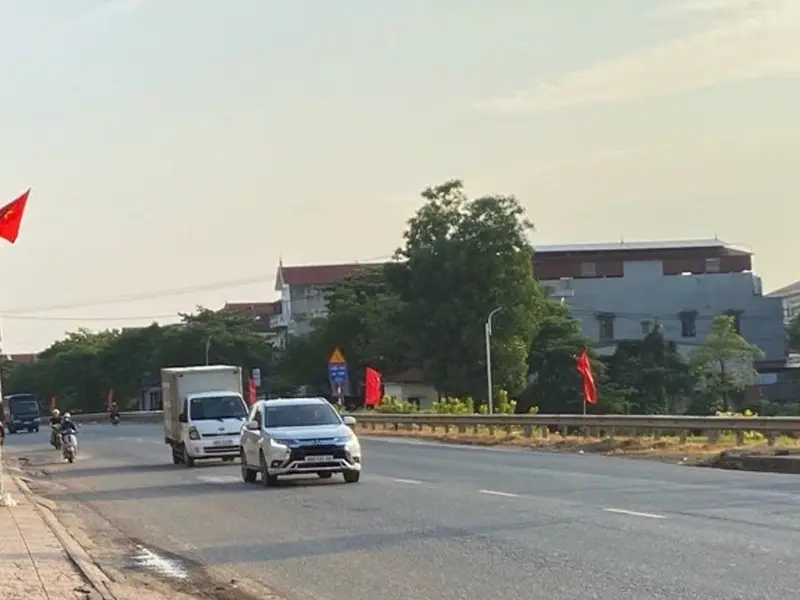 CÔ CHÚ " KHÔNG CÓ LƯ.Ơ.NG HƯU" GIỜ KIẾM 30 TRIỆU/ THÁNG CHỈ NHỜ MUA ĐÚNG CĂN NHÀ NHƯ NÀY …... Bán nhà mặt phố tại Lạng Giang, Bắc Ninh 01