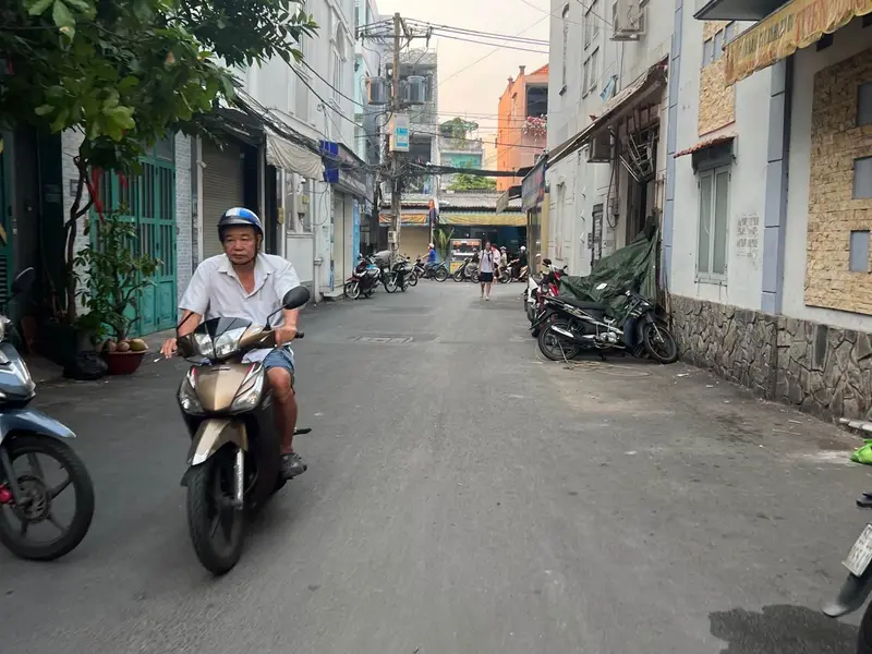 Nhà 5 tầng gần ngã tư Bảy Hiền, diện tích vừa phải tại Tân Bình... Bán nhà riêng tại Bảy Hiền, Hồ Chí Minh 01