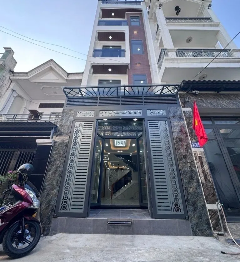 🔥 CHỈ 6.9 TỶ CÓ NGAY NHÀ ĐẸP HIỆP THÀNH 13 – HXH, 4PN, SỔ NỞ HẬU... Bán nhà riêng tại Tân Thới Hiệp, Hồ Chí Minh 01