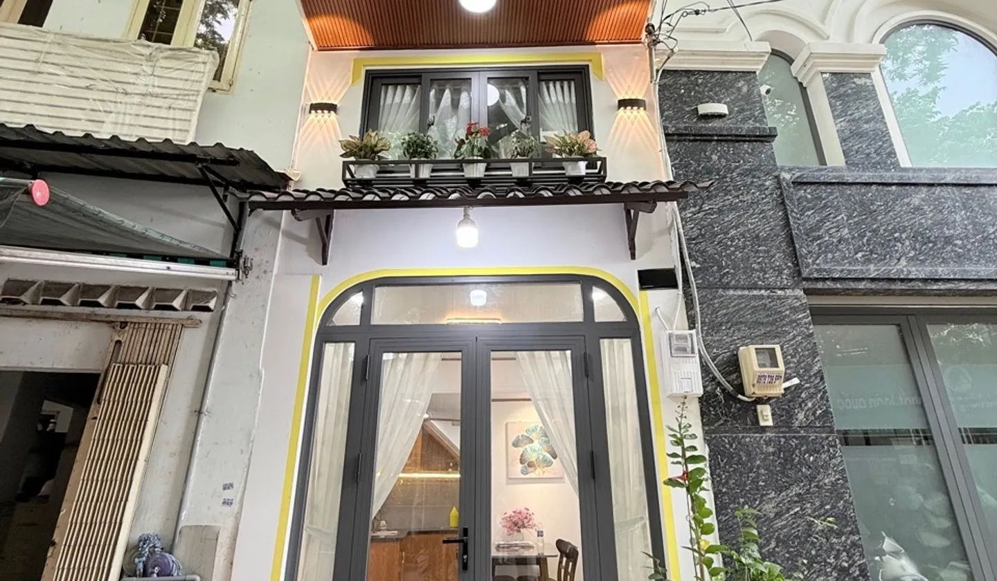 Giá nhỉnh 4ty
 Nhà kết cấu 1 trệt 1 lửng 1 lầu: bao gồm phòng khách, bếp, 2 PN 2 WC, ban công.... Bán nhà riêng tại Bình Lợi Trung, Hồ Chí Minh 01