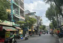 GIẢM HƠN 3 TỶ HXH ĐỔ CỬA SÁT MẶT TIỀN NGAY CON ĐƯỜNG NỔI TIẾNG BẬC NHẤT VỀ ẨM THỰC PHAN XÍCH LONG... Bán nhà riêng tại Gia Định, Hồ Chí Minh 01