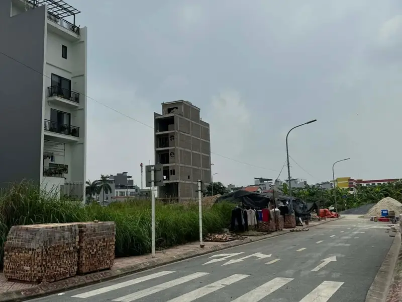 BÁN ĐẤT ĐẤU GIÁ CỰ KHỐI, LONG BIÊN 74.4M2- MT 5M- VỈA HÈ, Ô TÔ TRÁNH, THÔNG BÀN CỜ, 2 MẶT THOÁNG... Bán đất tại Long Biên, Hà Nội 01