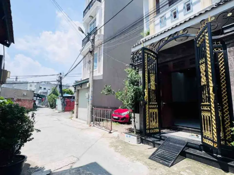 Nhà 3 tầng rộng rãi, xe hơi vào tận nhà tại Hiệp Bình... Bán nhà riêng tại Hiệp Bình, Hồ Chí Minh 01