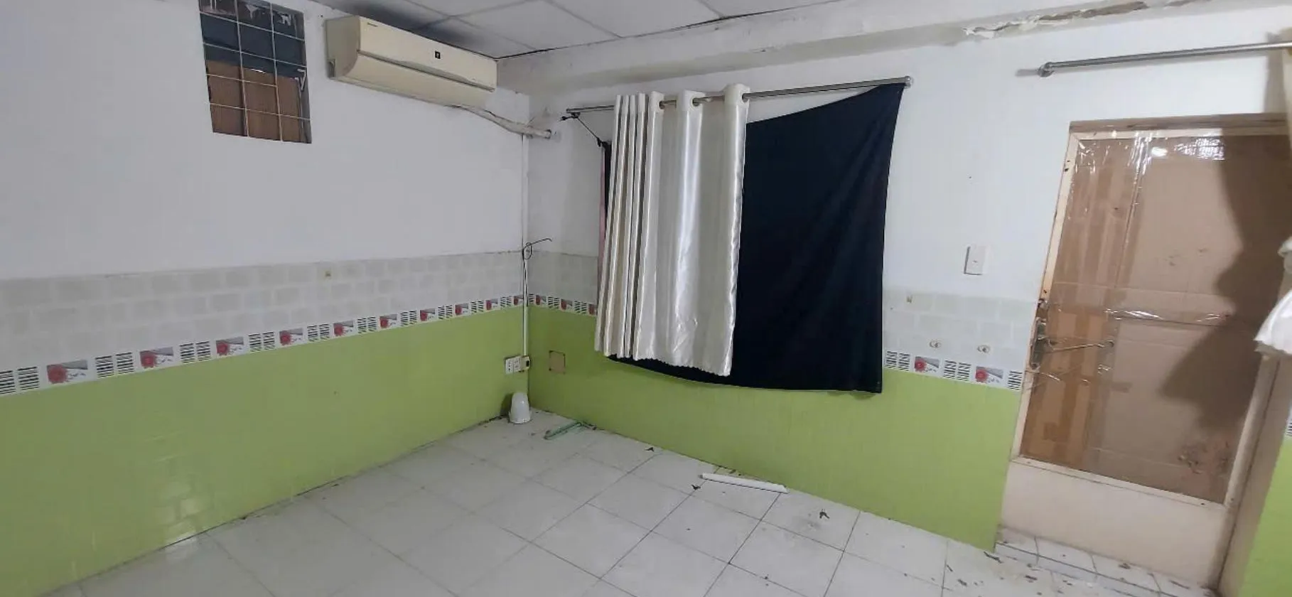 Nhà mặt tiền trung tâm Quận 10 giá tốt, 2 phòng ngủ, thoáng mát... Bán nhà mặt phố tại Hòa Hưng, Hồ Chí Minh 01