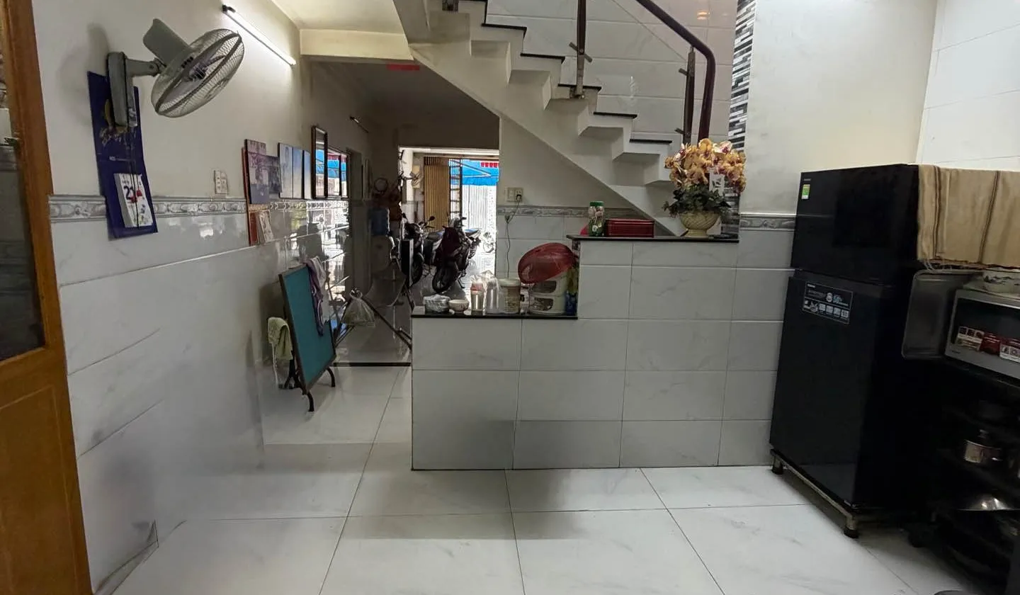 Bán nhà riêng 2 tầng tại Bình Trị Đông, Bình Tân, diện tích 81m2, mặt tiền 7.9m, giá 9.3 tỷ... Bán nhà riêng tại Bình Trị Đông, Hồ Chí Minh 01