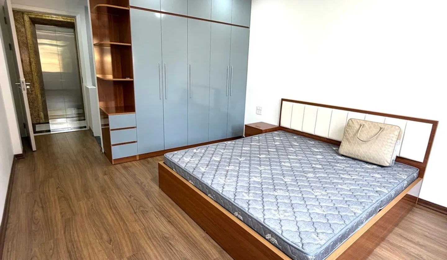 Bán nhà 6 tầng gần Hồ Đại Từ, ngõ rộng, thang máy, nội thất cao cấp... Bán nhà riêng tại Định Công, Hà Nội 01