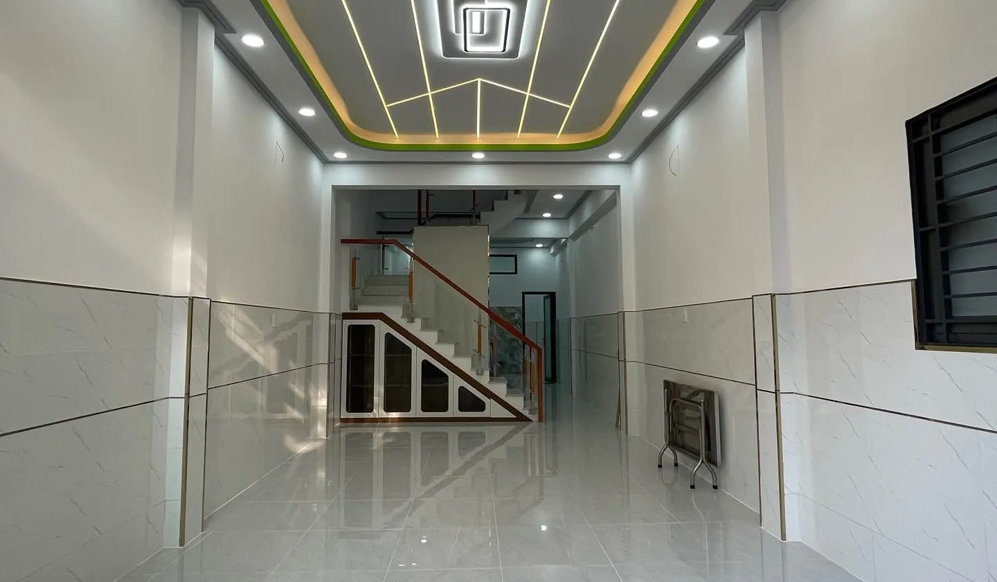 Nhà riêng 2 tầng tại khu vực Bình Tân với thiết kế hiện đại và tiện nghi... Bán nhà riêng tại Bình Trị Đông, Hồ Chí Minh 01