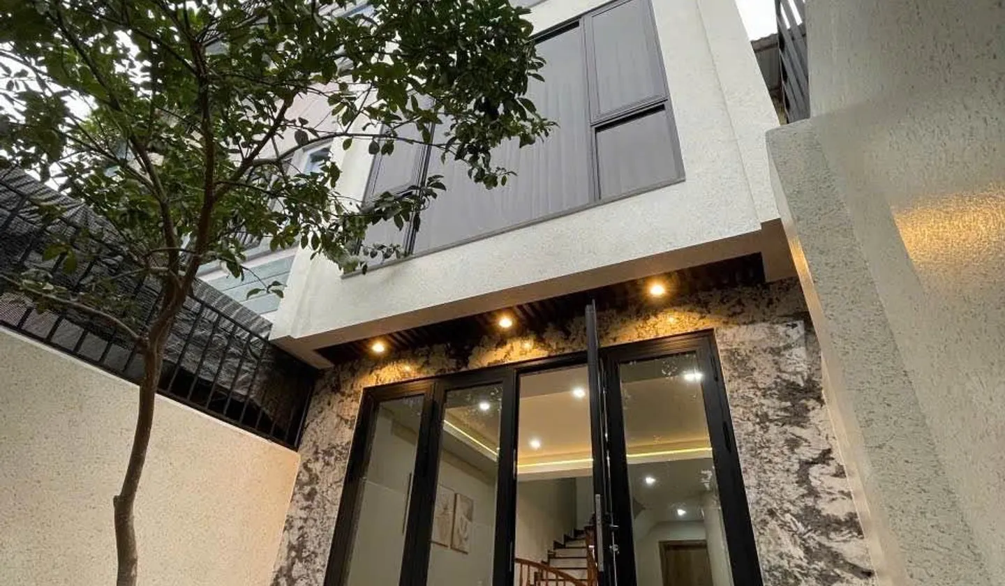 Cơ hội sở hữu nhà 4 tầng đẹp, giá ưu đãi tại khu vực trung tâm Việt Hưng, Long Biên... Bán nhà riêng tại Việt Hưng, Hà Nội 01