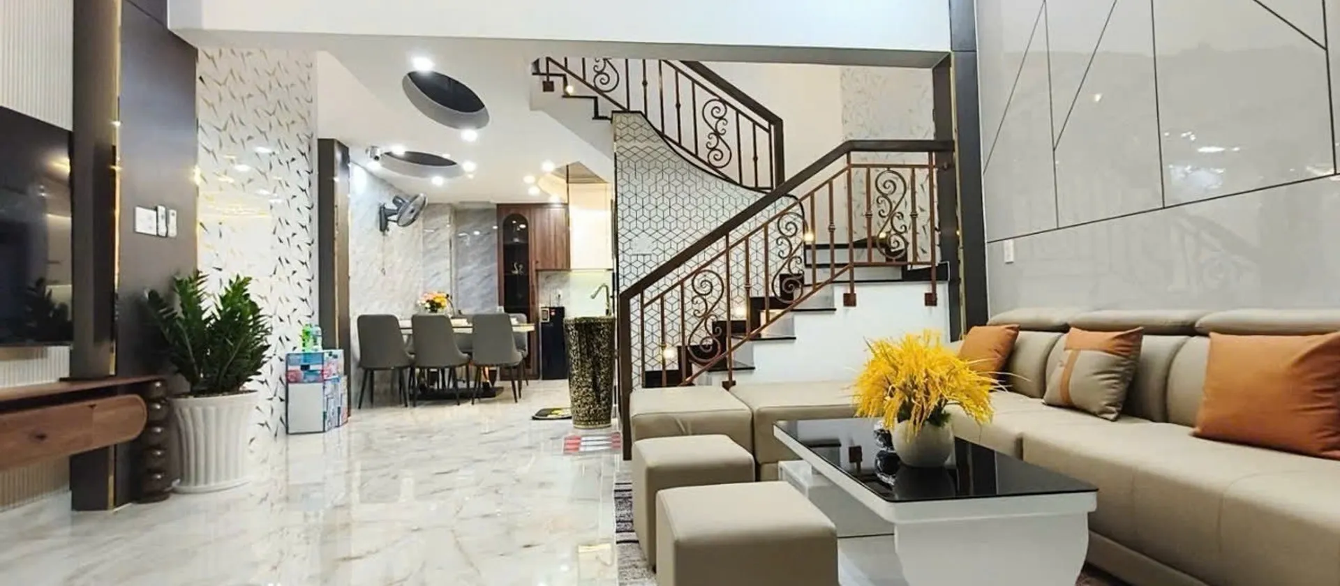 Nhà 3 tầng hẻm ô tô 5m, 3 phòng ngủ, full nội thất, giá 7.6 tỷ... Bán nhà riêng tại Tân Sơn, Hồ Chí Minh 01