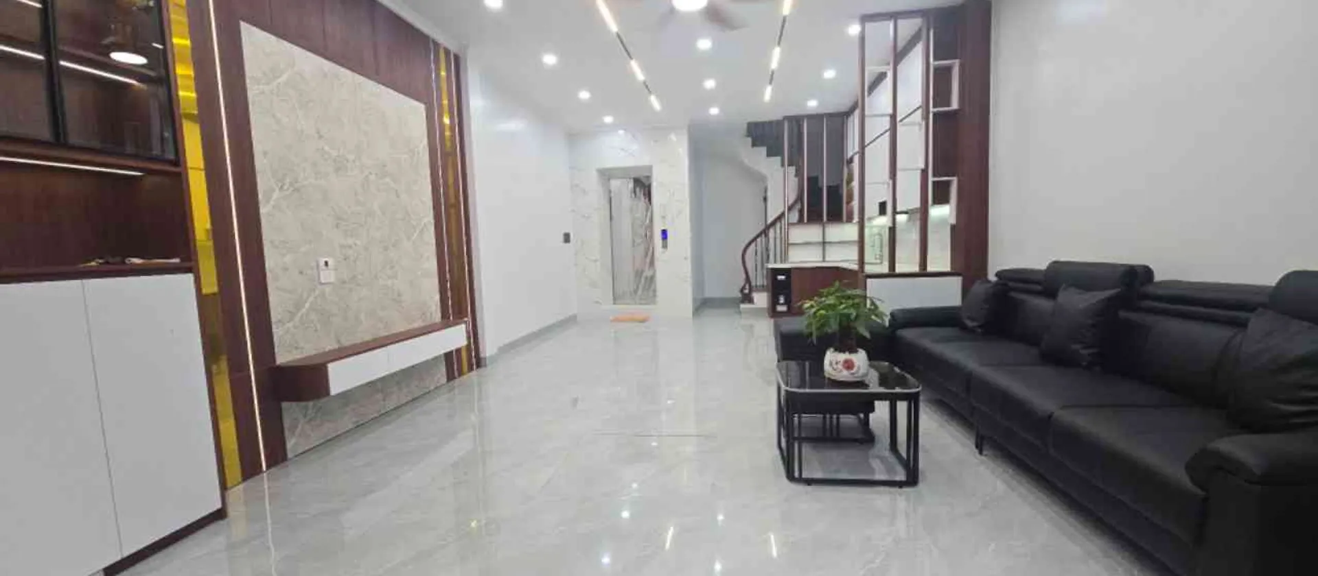 Nhà thang máy hiện đại, gần phố Ngũ Nhạc, ô tô đỗ cửa... Bán nhà riêng tại Vĩnh Hưng, Hà Nội 01