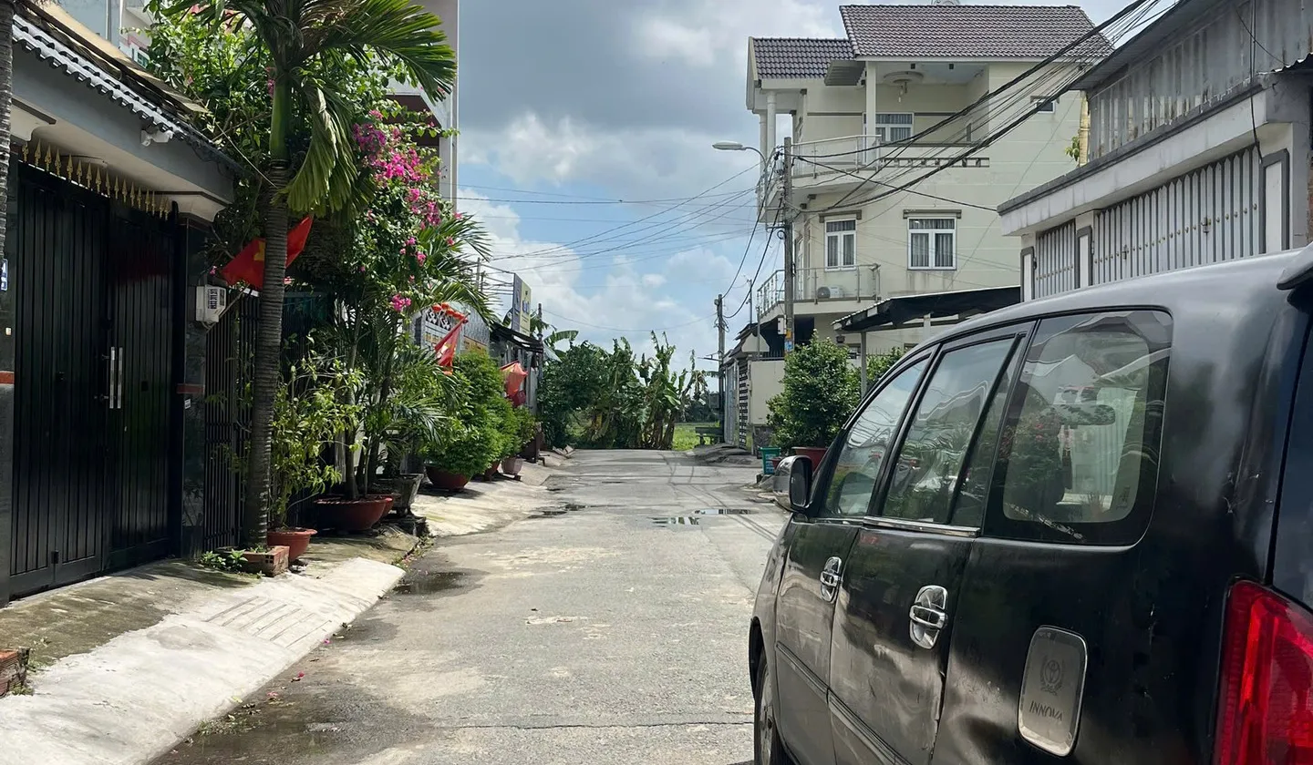 🍍🏯NHÀ PHAN VĂN HỚN - 4 Tầng
182m2 + vỉa hè 2m - 10❌️18 - 9.Tỷ 9 lộ
Góc 2 mặt tiền .Nhà kiên cố... Bán nhà riêng tại Bà Điểm, Hồ Chí Minh 01