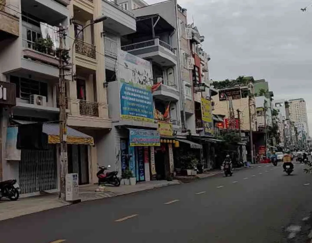 Nhà 3 tầng xinh xắn tại trung tâm thành phố, giá sốc... Bán nhà riêng tại Diên Hồng, Hồ Chí Minh 01