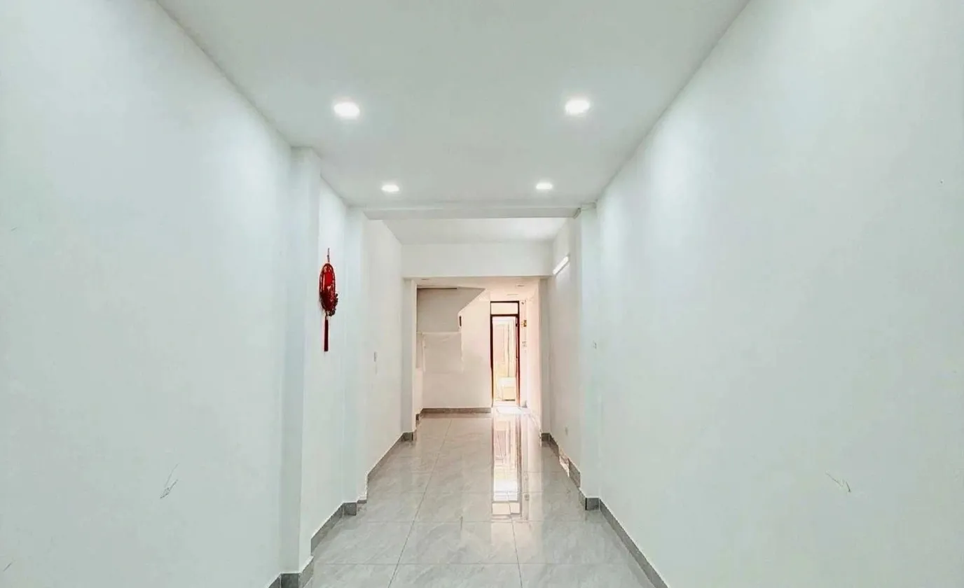 Nhà 5 tầng, hẻm ô tô, 48m2, sổ đẹp nở hậu, chỉ 5 tỷ nhỉnh... Bán nhà riêng tại Khánh Hội, Hồ Chí Minh 01
