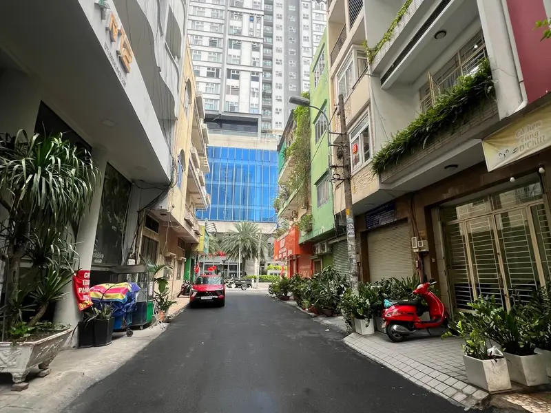 Cơ hội hiếm có sở hữu nhà 5 tầng hẻm ô tô rộng tại Quận 10 giá tốt... Bán nhà riêng tại Diên Hồng, Hồ Chí Minh 01