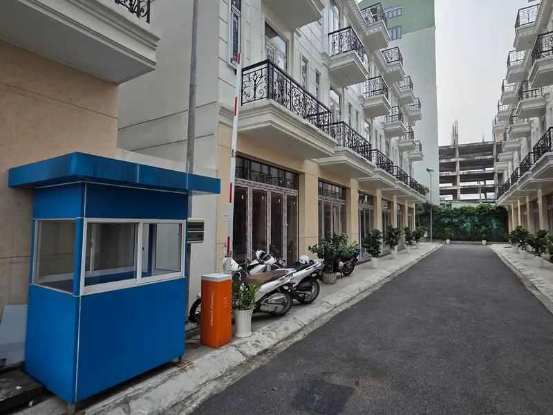 Bán nhà 4 tầng 5PN khu Trịnh Đình Trọng Tân Phú, xe hơi vào nhà... Bán nhà riêng tại Tân Phú, Hồ Chí Minh 01