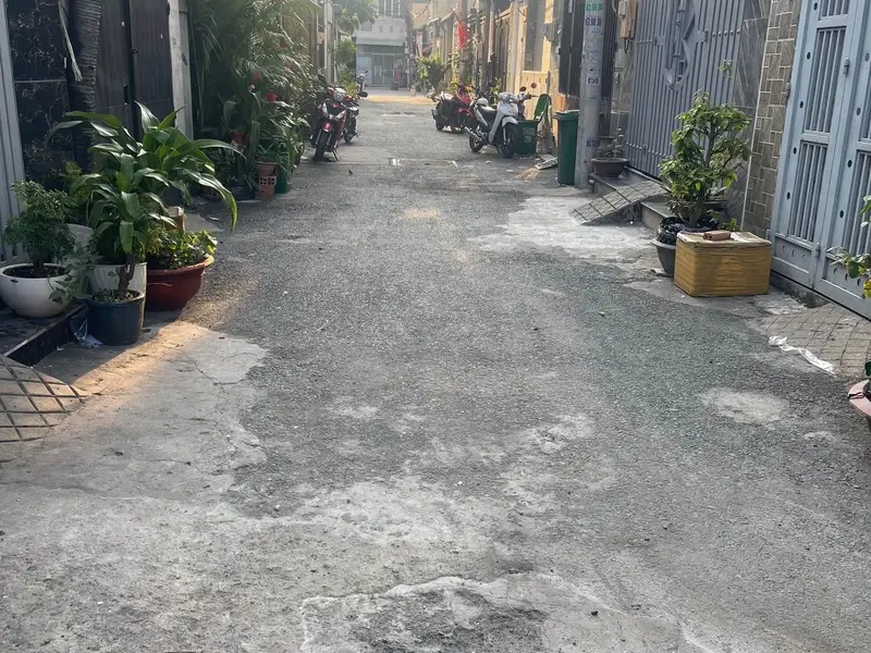 Nhà 5 tầng HXH ở Quận 12 giá tốt gần phần mềm Quang Trung DT 40.6 m gồm 4 phòng ngủ sân thượng 5 W... Bán nhà riêng tại Trung Mỹ Tây, Hồ Chí Minh 01