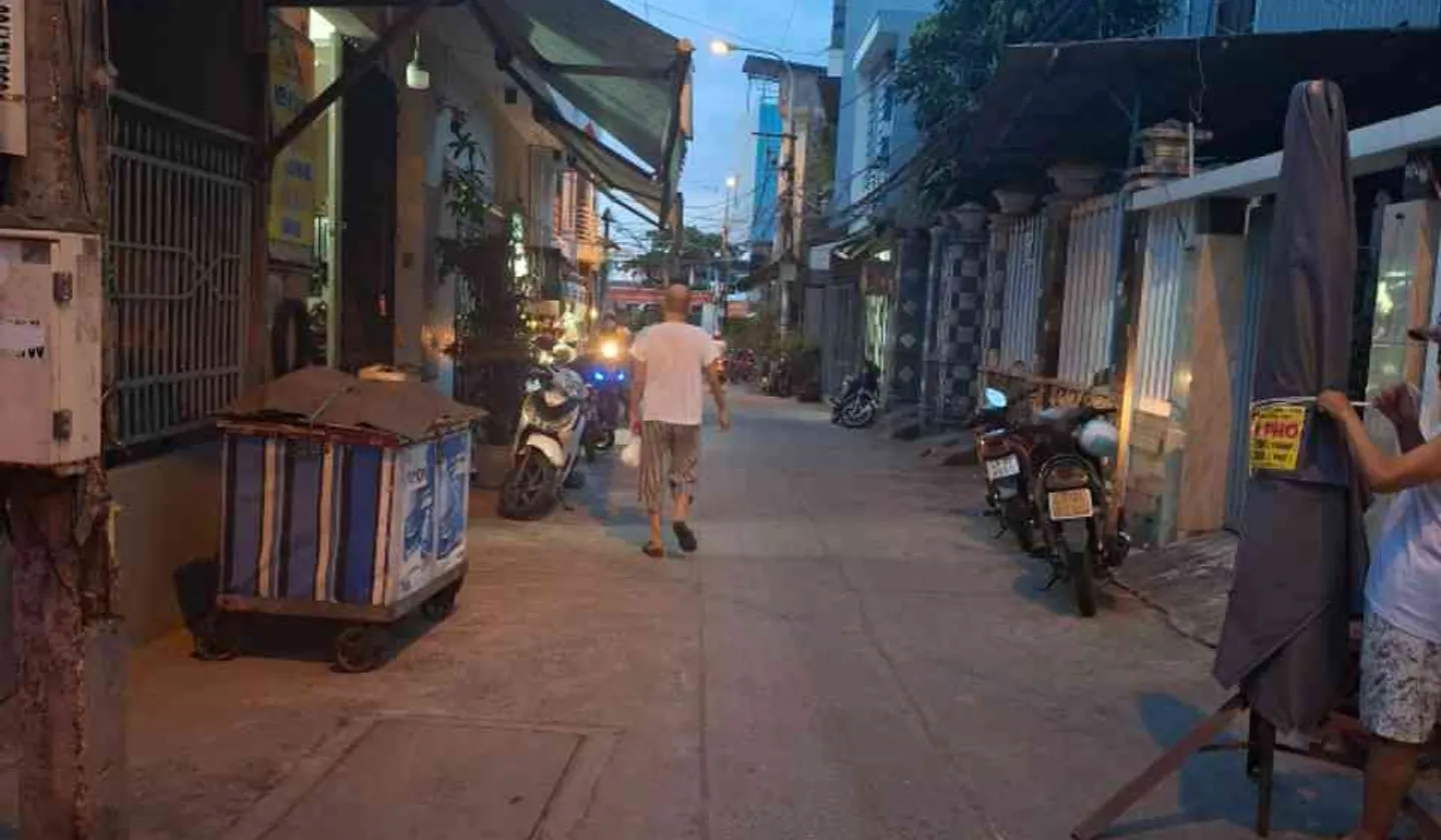 Bán nhà riêng 2 tầng hướng Đông Bắc tại phường Trần Cao Vân, diện tích 60m² giá 4,35 tỷ đồng... Bán nhà riêng tại Thanh Khê, Đà Nẵng 01