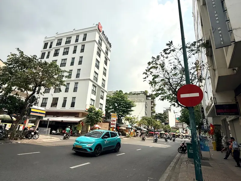 CHDV MẶT TIỀN Bạch Đằng - Tân Bình, khu sân bay, 12PN 13WC - Tự khai thác ~100triệu/tháng... Bán nhà mặt phố tại Tân Sơn Hòa, Hồ Chí Minh 01