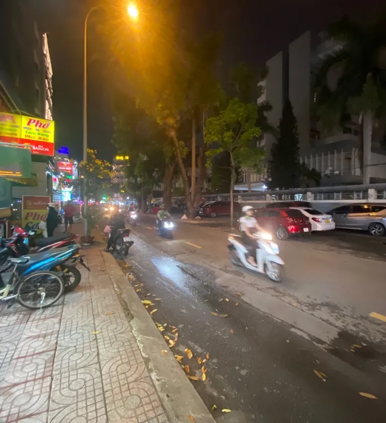 Bán nhà mặt phố mặt tiền 10.2m tại khu vực gần sân bay với giá 62 tỷ đồng... Bán nhà mặt phố tại Tân Sơn Hòa, Hồ Chí Minh 01