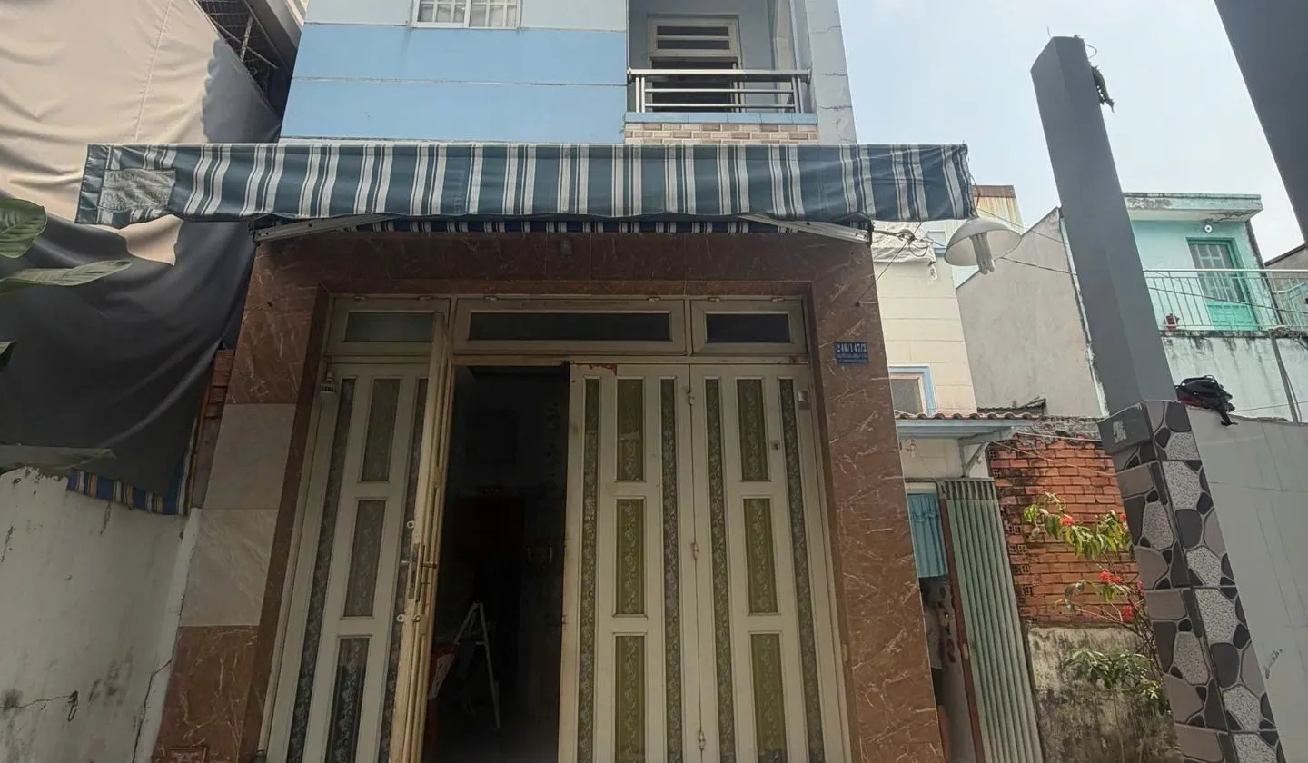 Cơ hội sở hữu nhà 3 tầng chắc chắn tại Bình Phú Quận 6 với giá tốt... Bán nhà riêng tại Bình Phú, Hồ Chí Minh 01