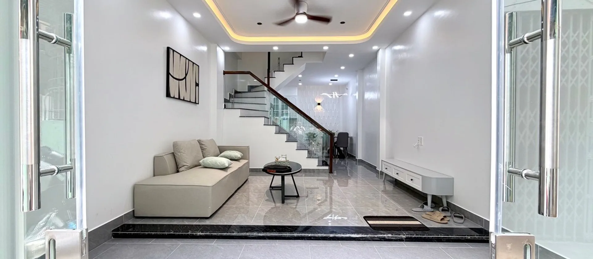 Nhà xây mới độc lập, có sân để xe riêng, nằm trên phố trung tâm Trần Nguyên Hãn, gần Tô Hiệu.... Bán nhà riêng tại An Biên, Hải Phòng 01