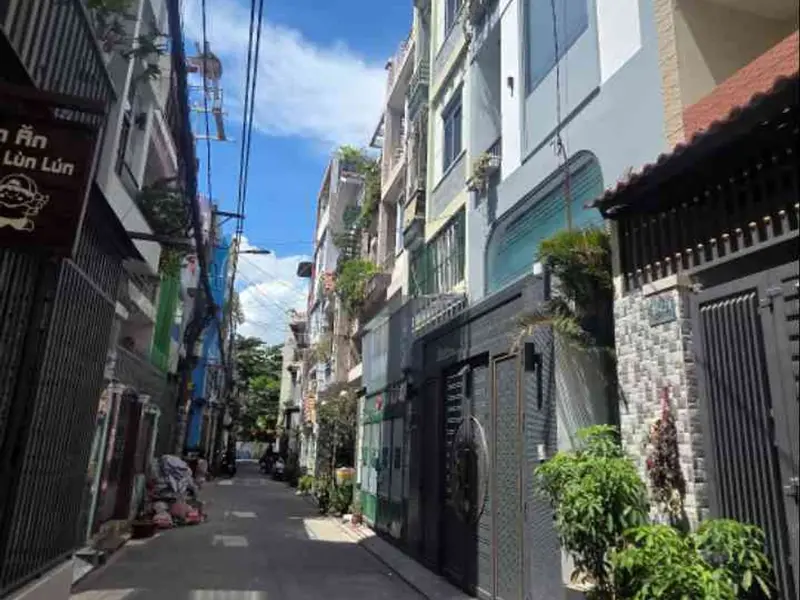 Nhà 2 phòng ngủ giá sốc tại Tân Bình, hẻm ô tô rộng rãi... Bán nhà riêng tại Tân Hòa, Hồ Chí Minh 01