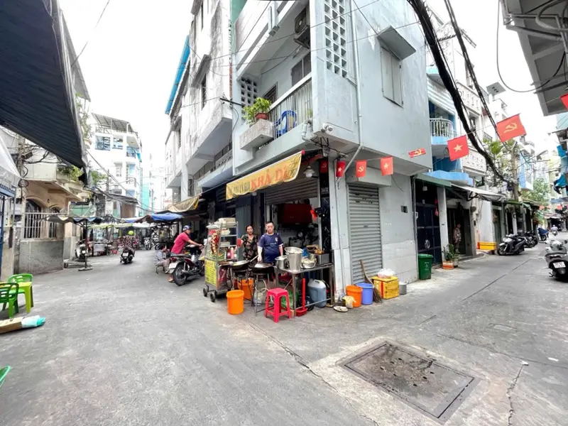Nhà 3 tầng hiện đại ở trung tâm Quận 10... Bán nhà riêng tại Vườn Lài, Hồ Chí Minh 01
