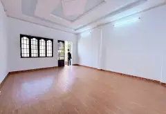 Nhà 3 tầng 5 phòng ngủ, hẻm như mặt tiền đường 10m tại Tân Bình... Bán nhà riêng tại Tân Sơn, Hồ Chí Minh 07