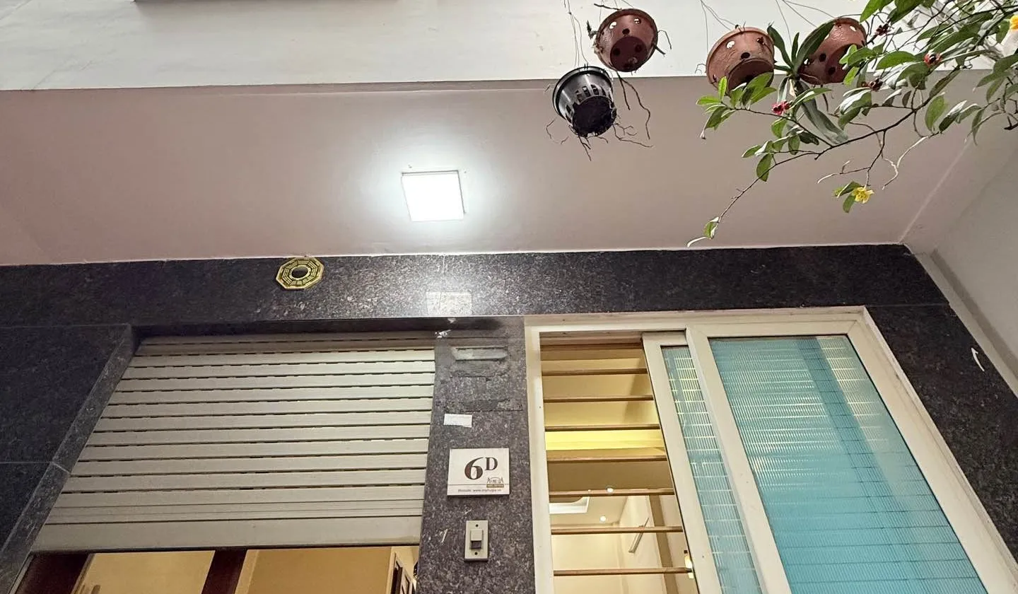 Nhà 5 tầng ở trung tâm Cầu Giấy, ngõ rộng thoáng, cách ô tô 40m... Bán nhà riêng tại Cầu Giấy, Hà Nội 01