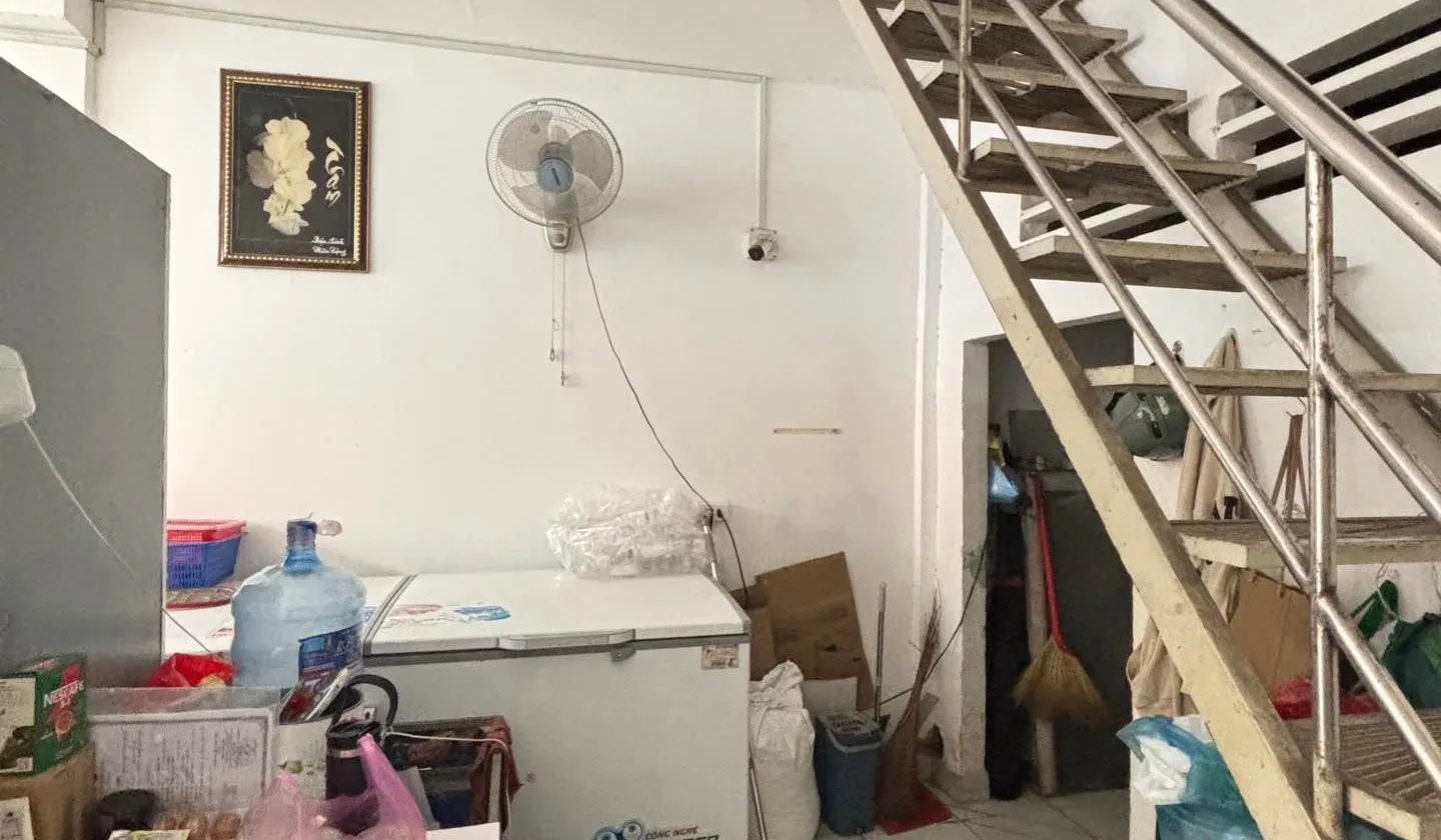 Nhà mặt tiền khu trung tâm Quận 10, 46m², giá 12 tỷ, hợp đồng cho thuê ổn định... Bán nhà mặt phố tại Hòa Hưng, Hồ Chí Minh 01
