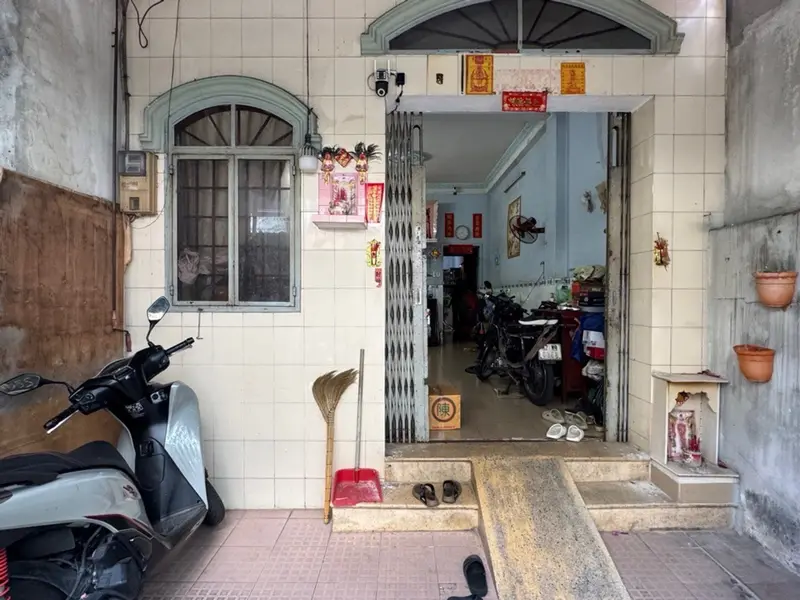 BÁN NHÀ ĐƯỜNG NGUYỄN CHÍ THANH Q11/ GÓC HẺM XE HƠI/ KHÔNG LỘ GIỚI/ 4x16/8,xty... Bán nhà riêng tại Minh Phụng, Hồ Chí Minh 01