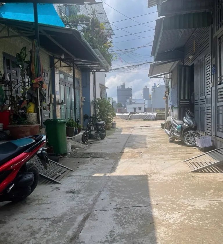 Cơ hội sở hữu nhà 2 tầng ngay Kênh Tham Lương, Bình Tân giá tốt giảm sâu... Bán nhà riêng tại Bình Tân, Hồ Chí Minh 01