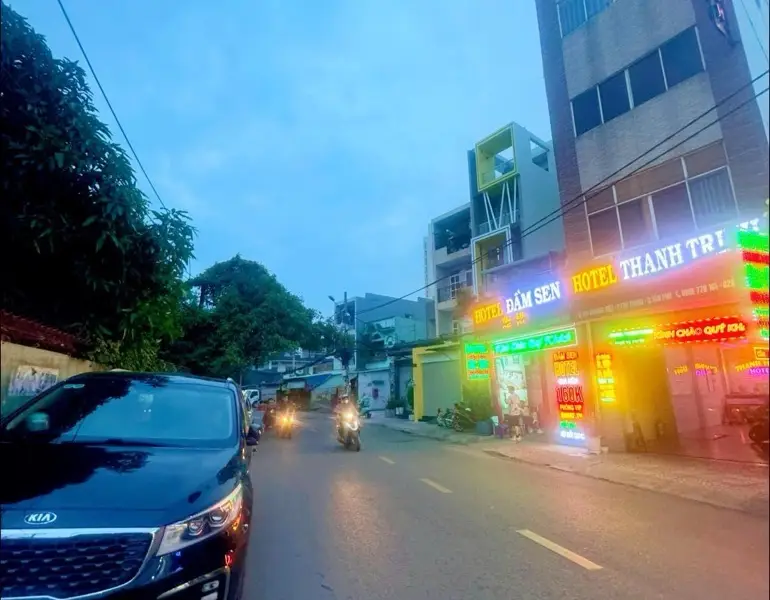 Khách sạn 6 tầng sầm uất giữa trung tâm Tân Phú... Bán nhà mặt phố tại Tân Phú, Hồ Chí Minh 01