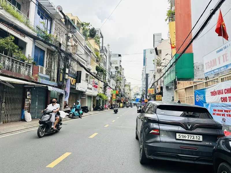 Nhà mặt tiền rộng, tiềm năng sinh lời tại Quận 10... Bán nhà riêng tại Hòa Hưng, Hồ Chí Minh 01