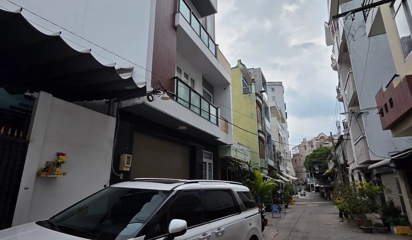 Bán nhà riêng hẻm xe tải gần phố ẩm thực Quận 6, diện tích 70m2, pháp lý chuẩn... Bán nhà riêng tại Phú Lâm, Hồ Chí Minh 01