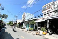 👉Tiện ích xung quanh không thiếu gì: Siêu thị, trường học, quán ăn, phòng Gym... Bán nhà mặt phố tại Tân Tạo, Hồ Chí Minh 02