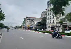 Bán bất chấp nhà Phân lô 4 tầng có gara, ô tô tránh rộng, vị trí thuận lợi tại Trần Đăng Khoa... Bán nhà riêng tại Long Biên, Hà Nội 03