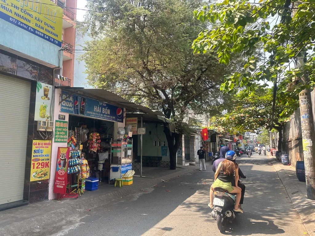 Nhà mặt phố kinh doanh rộng rãi, đối diện Đại học Giao Thông Vận Tải, Quận 12... Bán nhà mặt phố tại Trung Mỹ Tây, Hồ Chí Minh 01