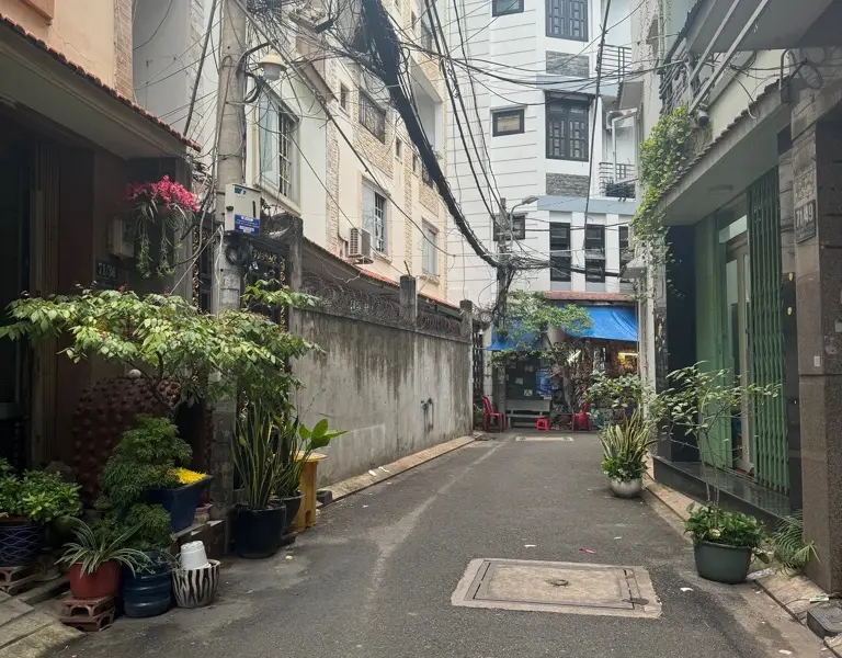 Nhà 5 tầng chắc chắn gần Khu Ẩm Thực Phan Xích Long... Bán nhà riêng tại Cầu Kiệu, Hồ Chí Minh 01